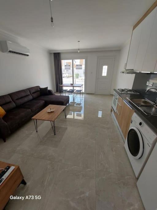 1 Bedroom Home - New Furnishings Trikomo Екстериор снимка